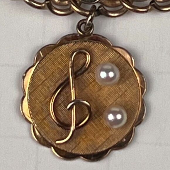 Vtg Kaco Signed 20g,12K Gold GF Bracelet Band Sweetheart Treble Clef 2 Pearls - Picture 2 of 9